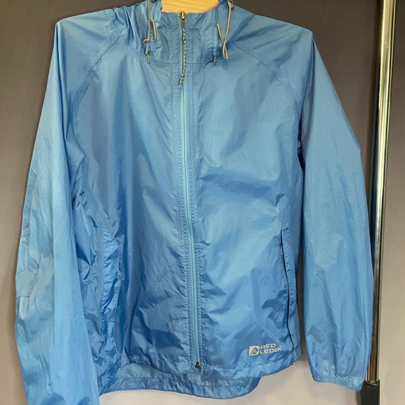 Red Ledge packable Rain Jacket, L - Picture 11 of 11